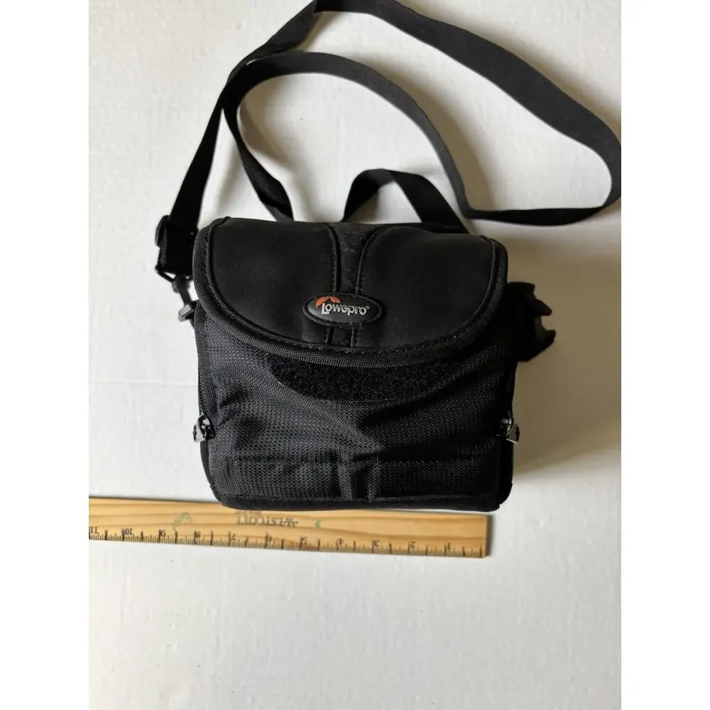 Lowepro Rezo 110 AW Camera Bag w/ Strap - Black. Clean.